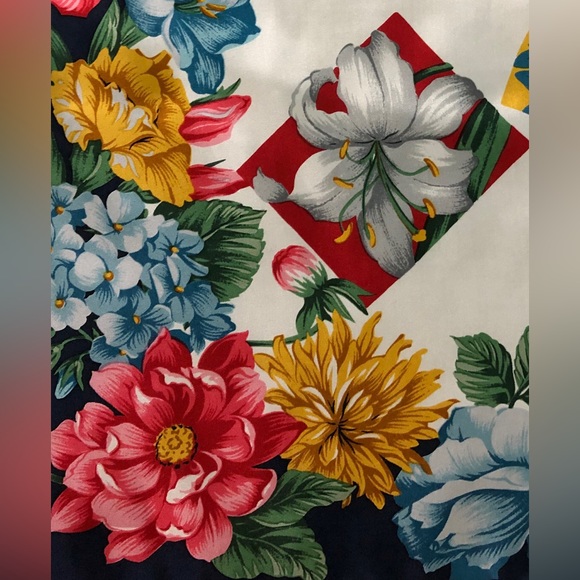 Museum of Fine Arts Boston 100%Pure Silk Scarf Floral 34” x 34” Lily Hortencia - Picture 9 of 14